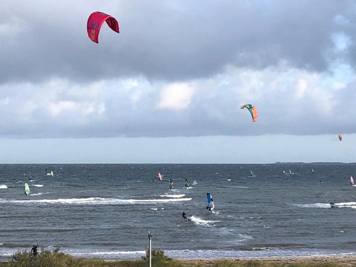 Direkt Am Strand Mit Meerblick Inclusive Strandkorb In Der Saison Heiligenhafen Exterior photo